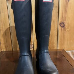 Hunter Original Tall Black Ribbed Rain Boot with Side Buckle